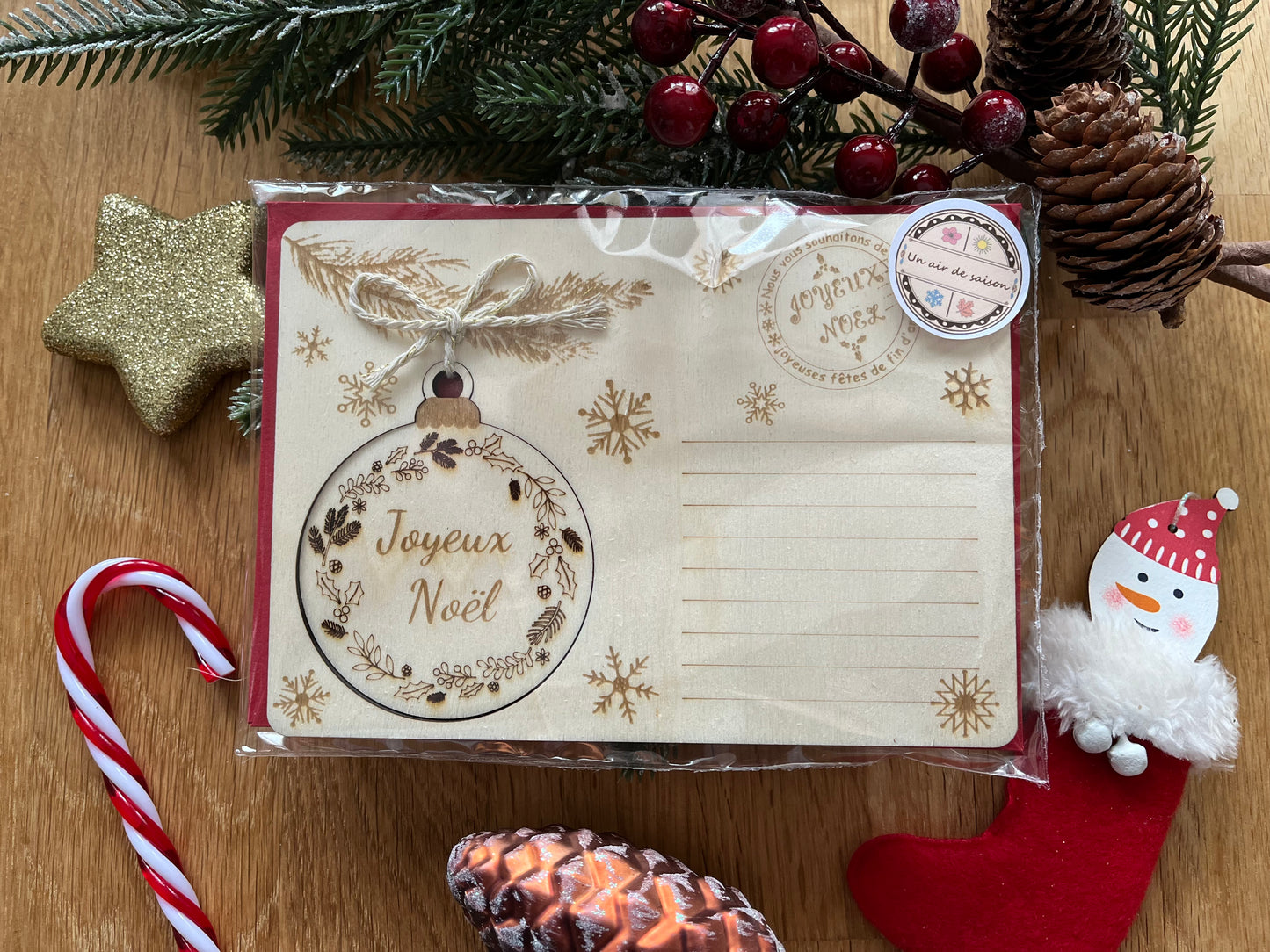 Carte de vœux boule de noël